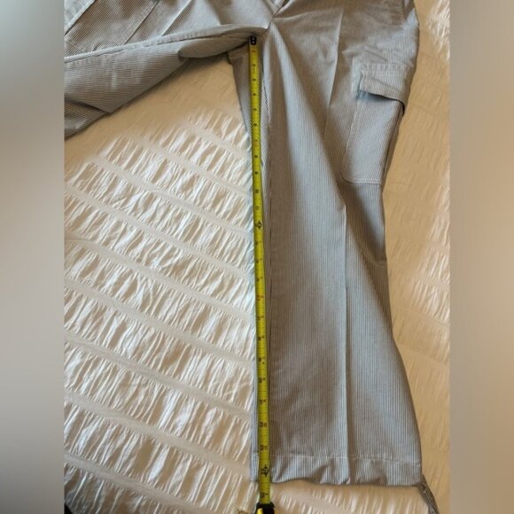Julie Mitchell Conductor Stripe Grey White Cargo Cropped Pants Vacation Travel - Picture 10 of 13